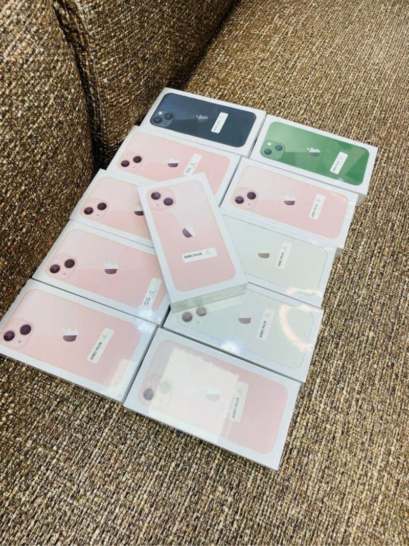 Boxed iPhone 13 plain 128GB